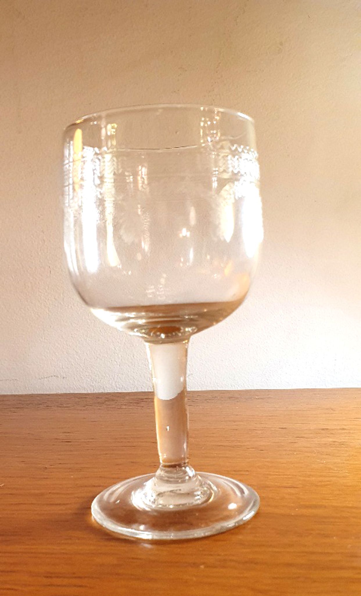 11 stemmed glasses, cut glass, garland pattern, 1960