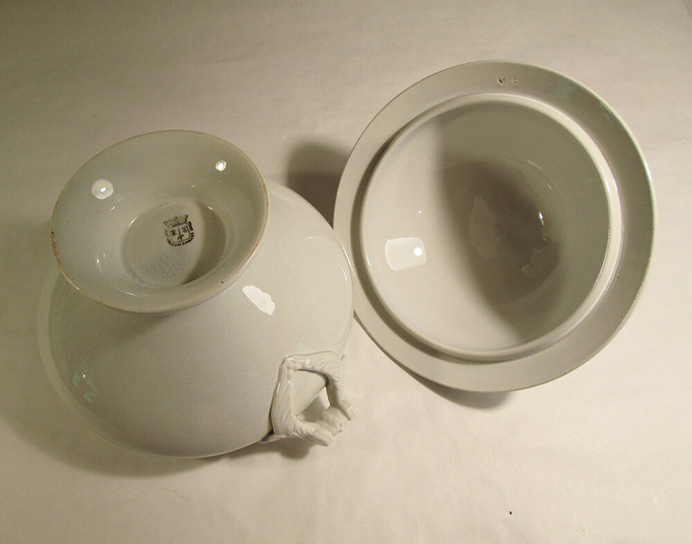 White soup pot Saint-Amand and Hamage