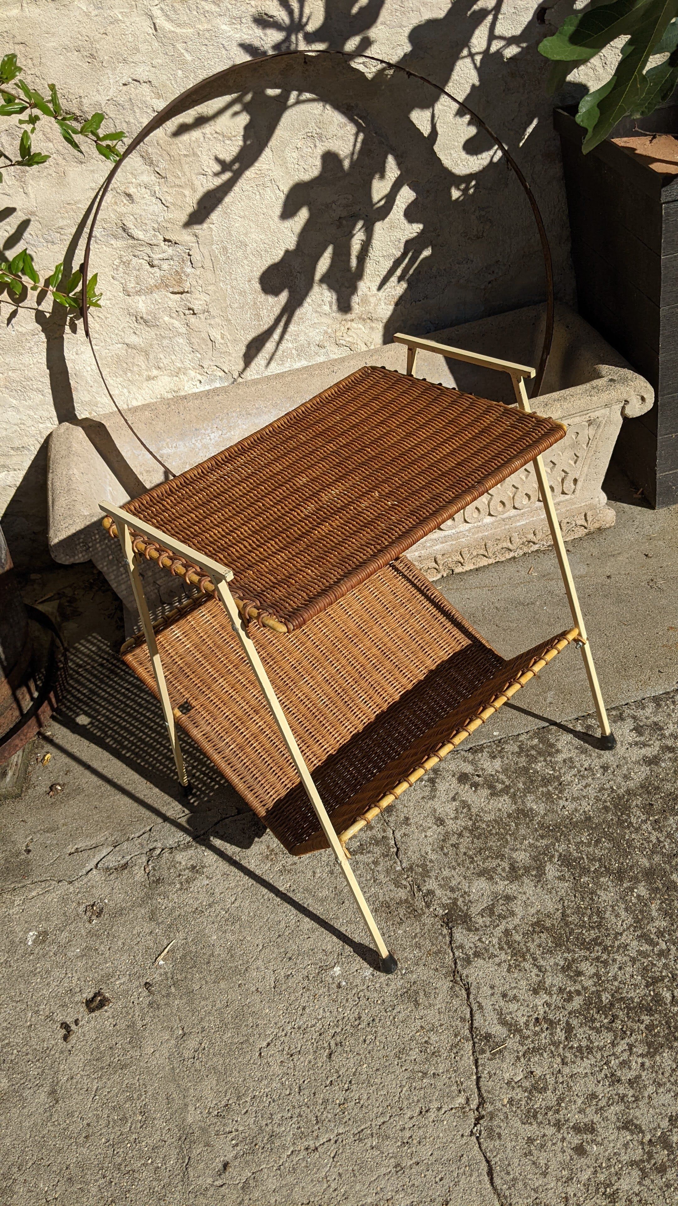 Serving side table door magazine rattan and vintage metal