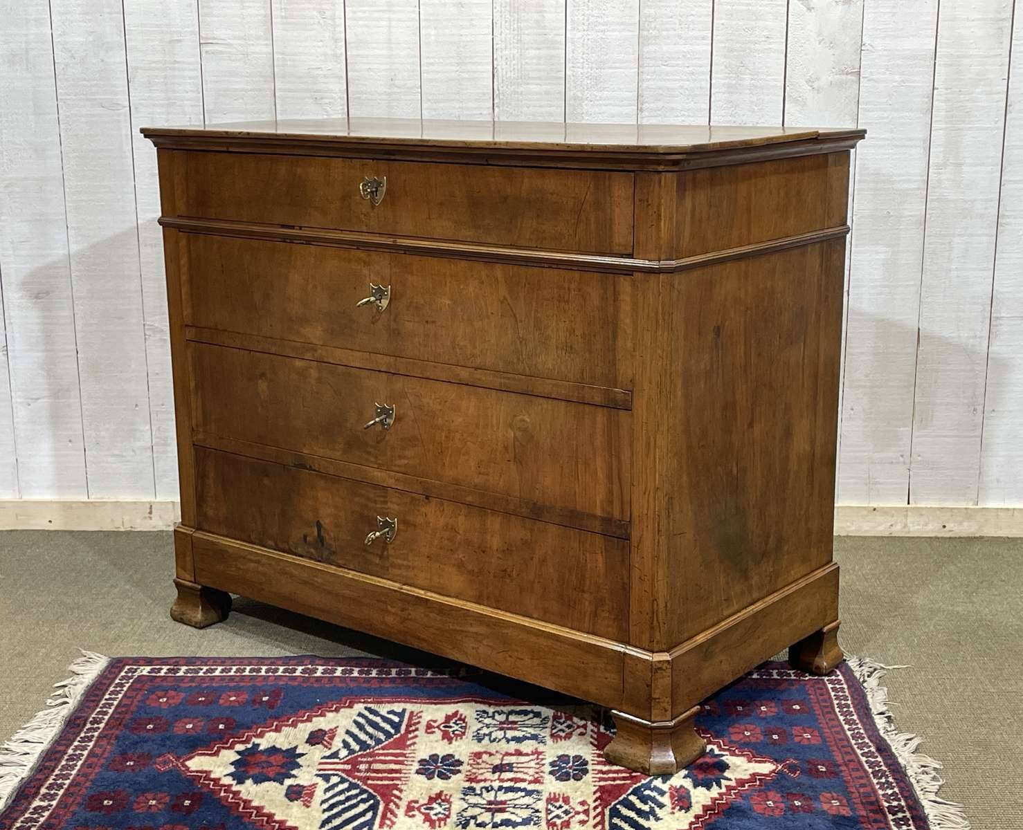 Commode Louis Philippe fin XIXème en noyer et sapin