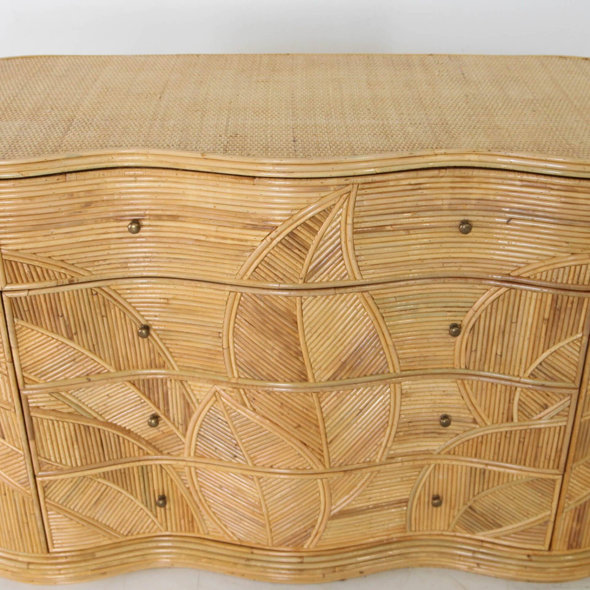 Commode « feuilles » en rotin