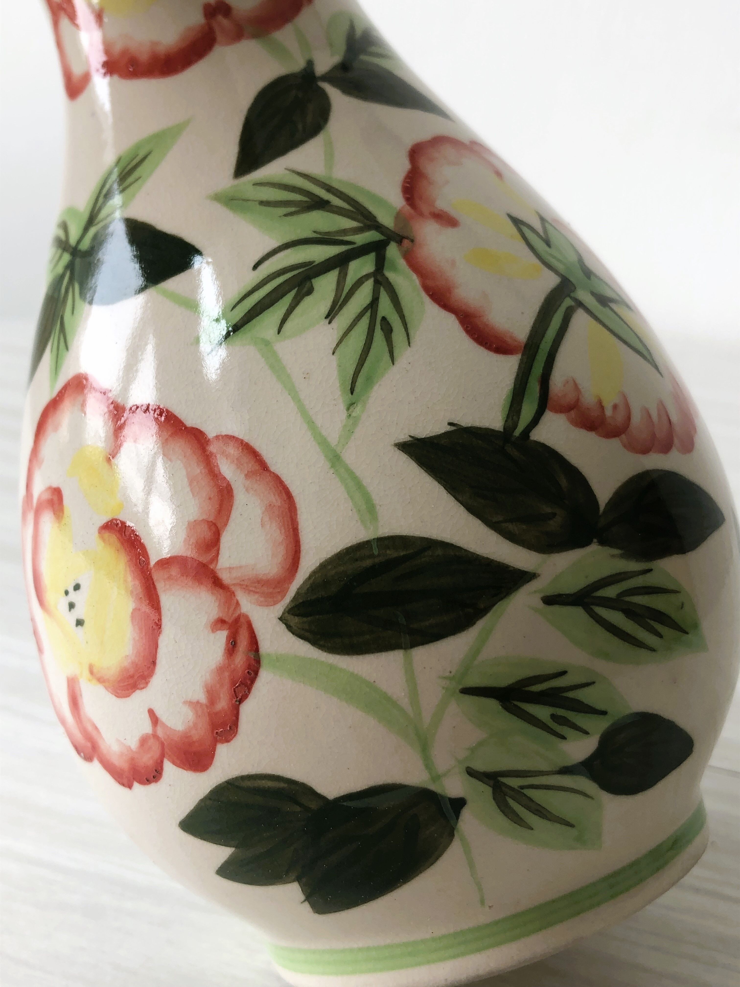 Ceramic vase with floral motifs
