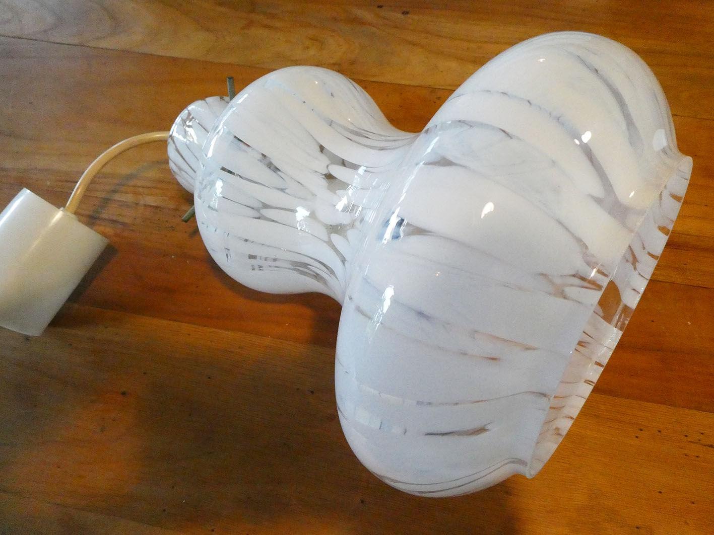 Bell shaped vintage suspension speckled glass