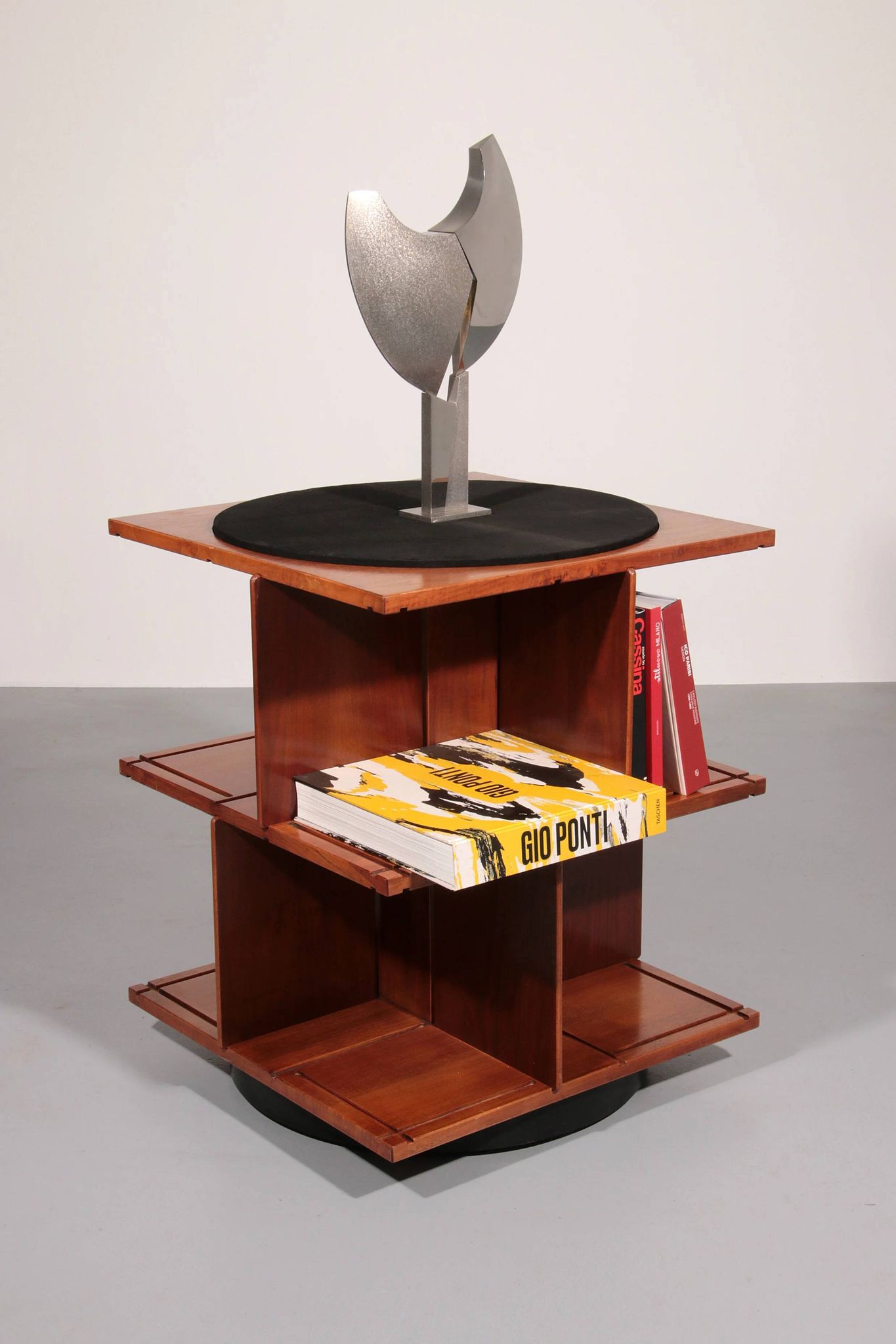 Gianfranco Frattini revolving modular bookcase model 823, 1963 Italy