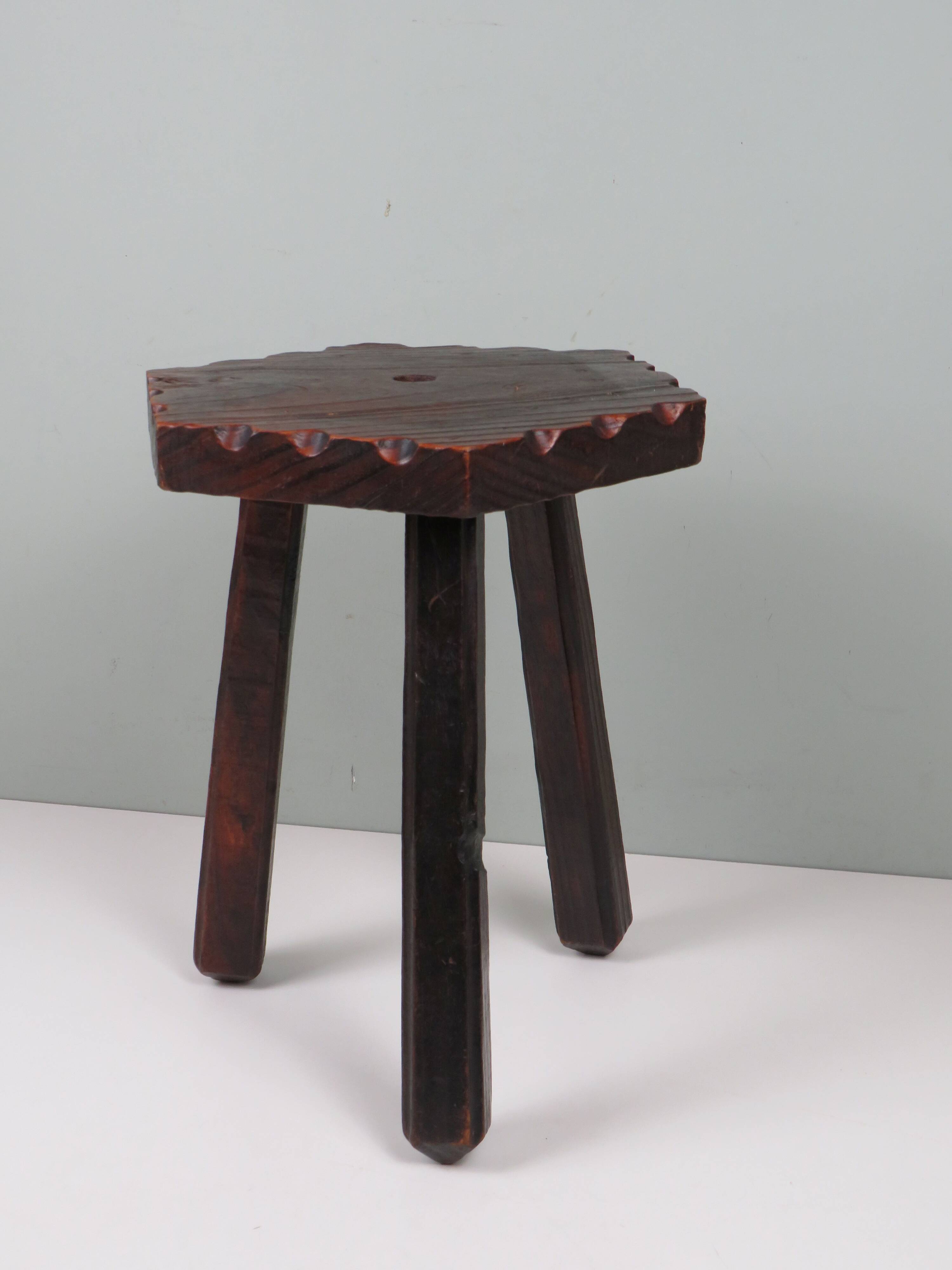 Rustic Spanish stool in solid wood – Handcrafted – 20th century