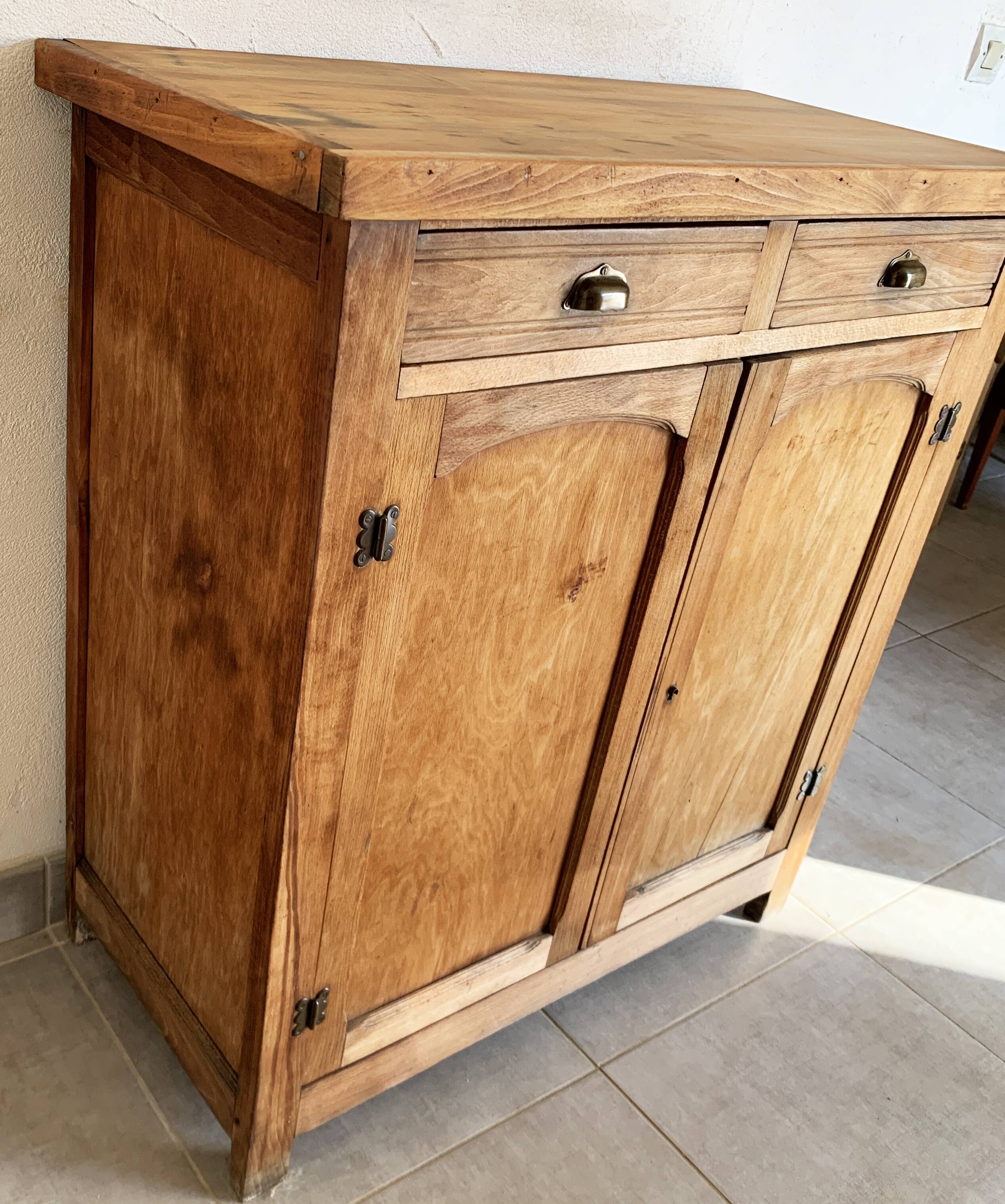 Vintage Parisian buffet in solid oak from the 60s