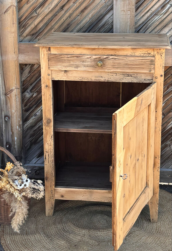 Confiturier, buffet 1 porte ancien en bois massif brut