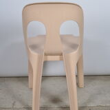 Chaise monobloc d'Henry Massonnet