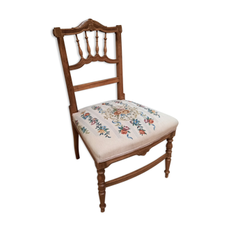 Chaise basse tapissée