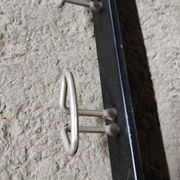 School wall coat holder with six metal legs GES