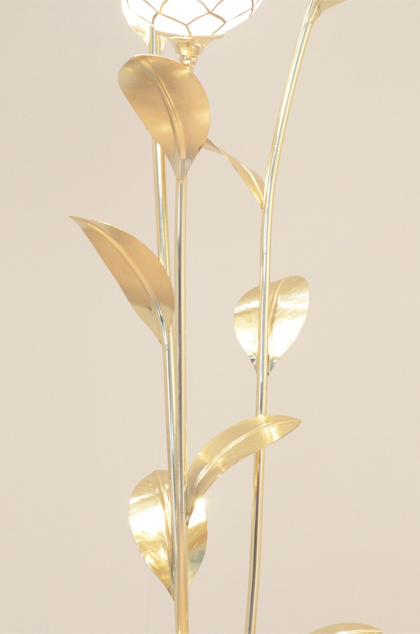 Lampadaire floral laiton & nacre 1970s