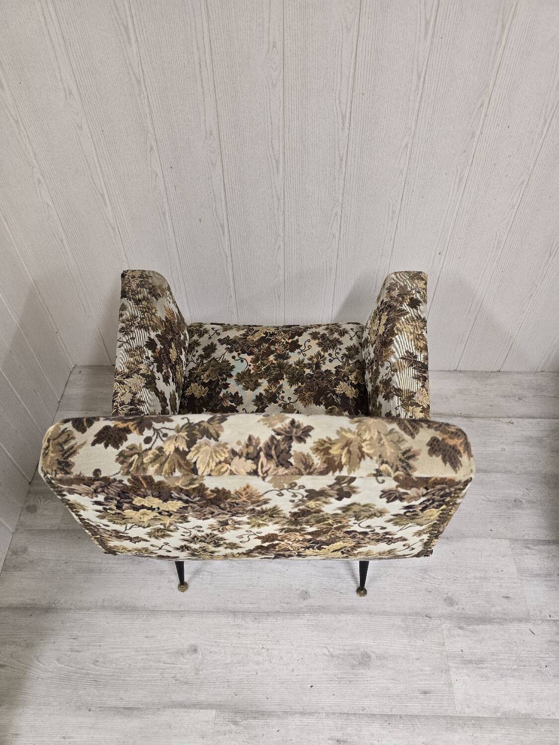 Pair of Mid-Century Design armchairs – jacquard upholstery with tapered legs