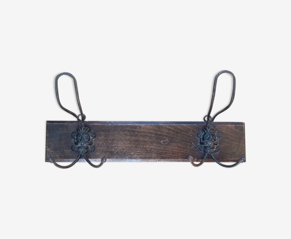 Coat rack mascarons two hooks