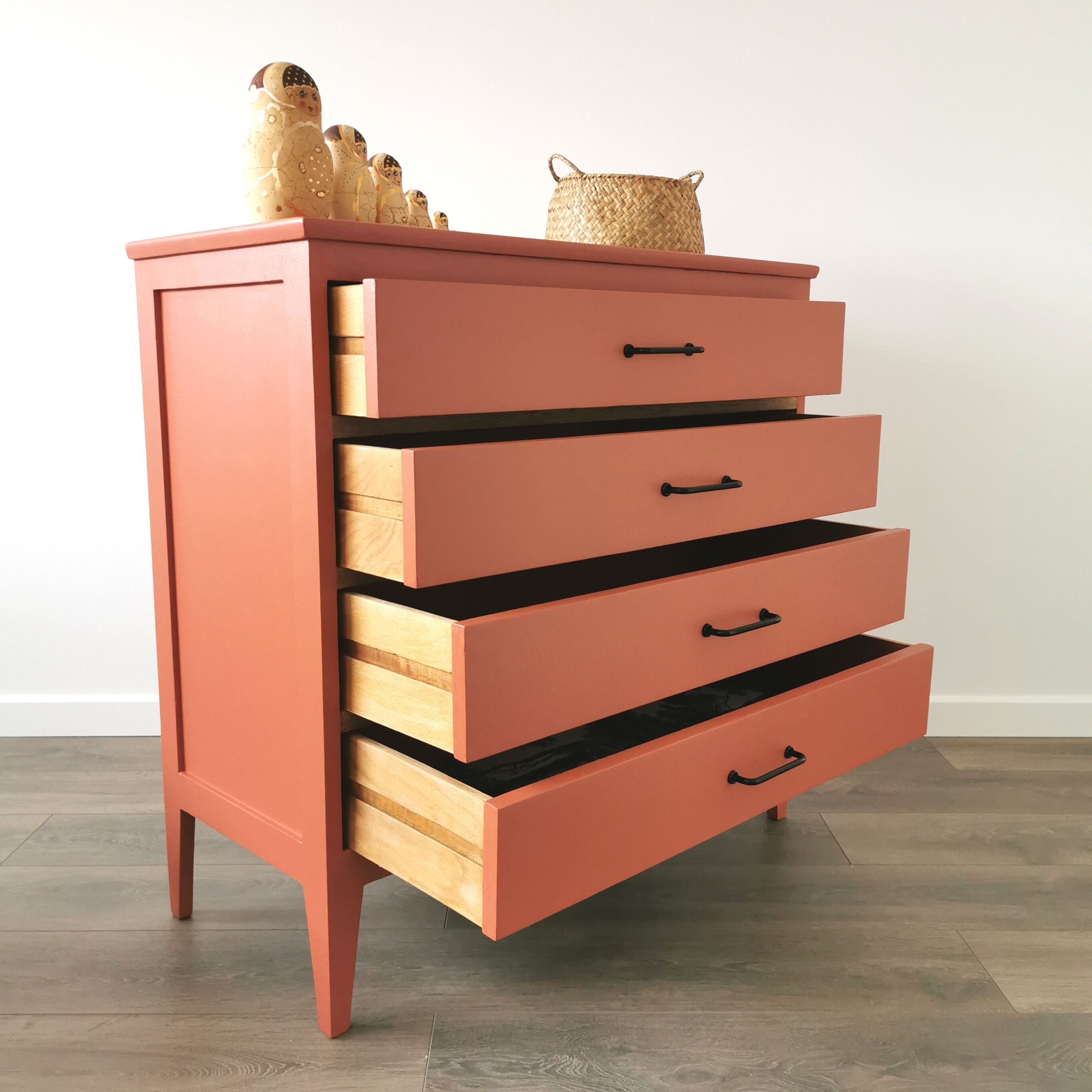 Vintage chest of drawers