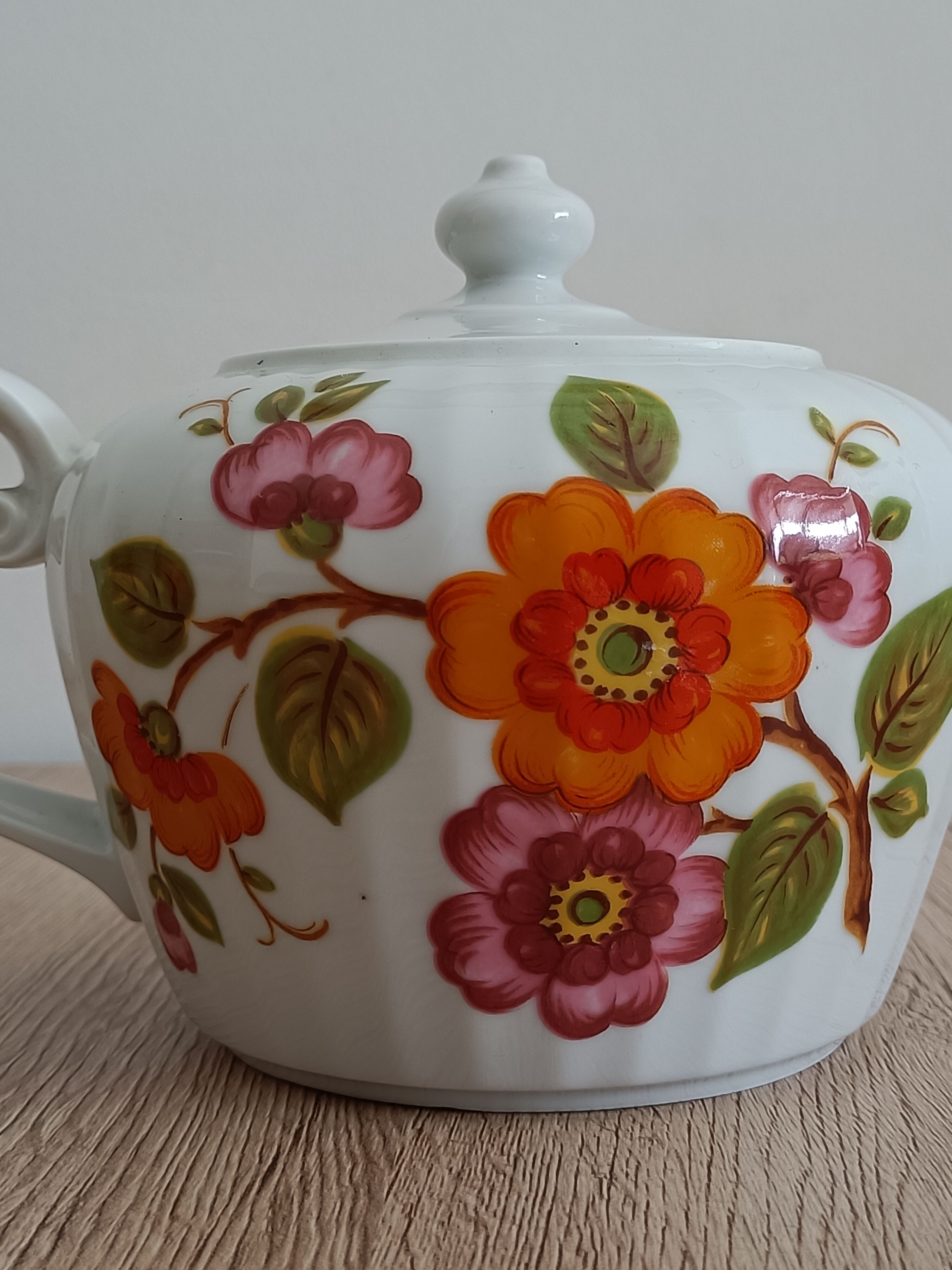 Vintage teapot 70s in German porcelain