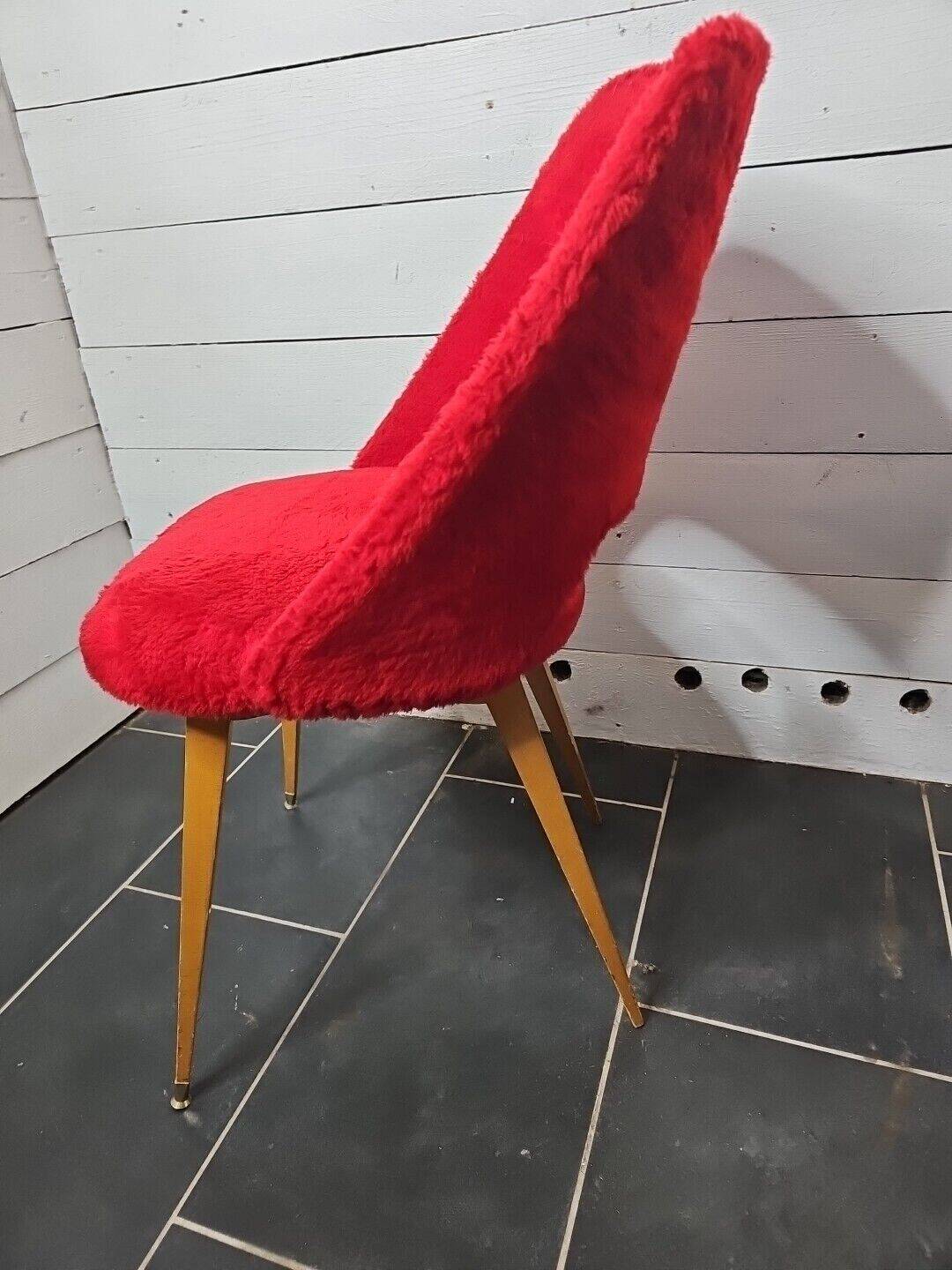 vintage red moumoute chair