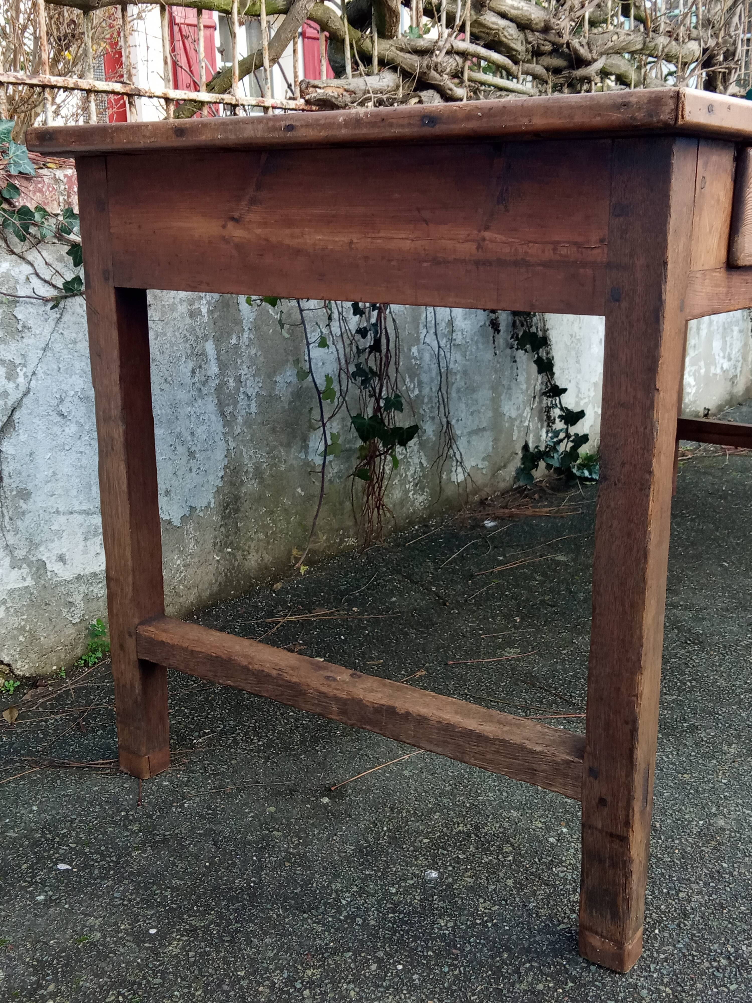 Oak farmhouse table, six drawers