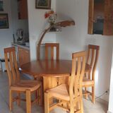 Dining room table and 4 chairs - Regain