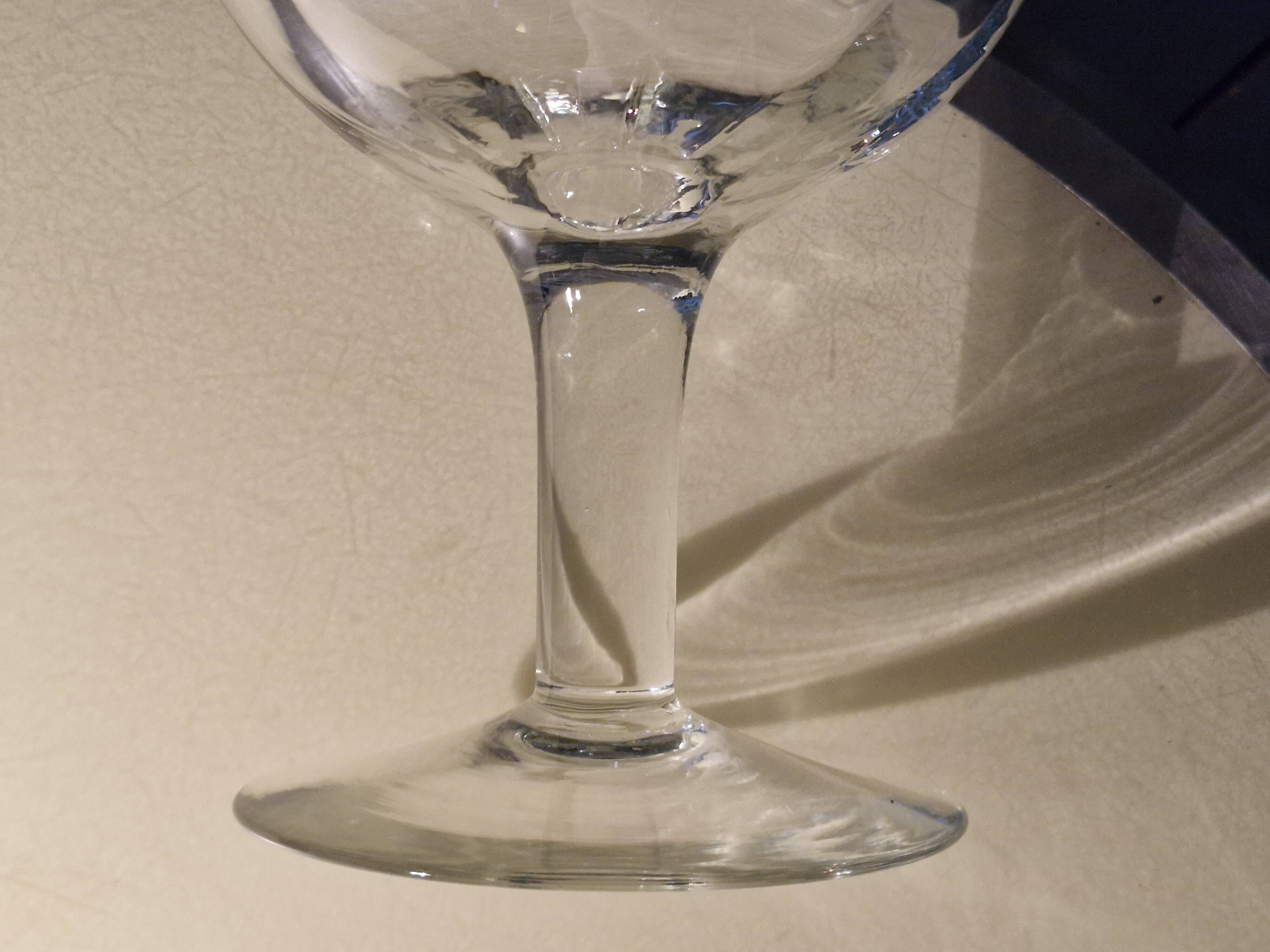 2 large ice cream bowls, dessert or otherwise, in crystal from the 1920s.