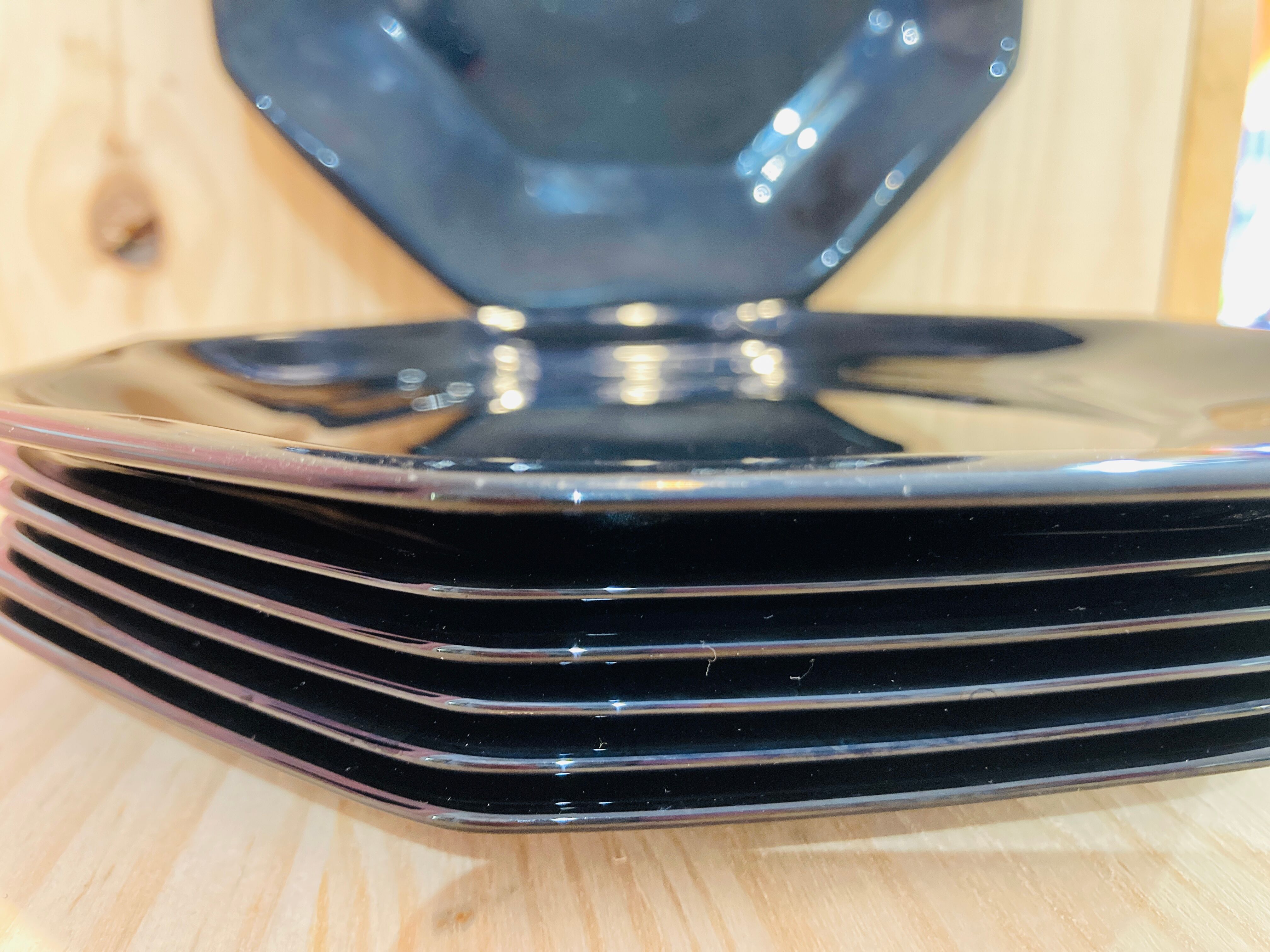 Assiettes Arcoroc-collection Esso noire années 80-rétro-vintage-cuisine