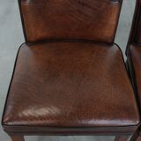 Ensemble confortable de 2 chaises de salle à manger en cuir de mouton avec du caractère.