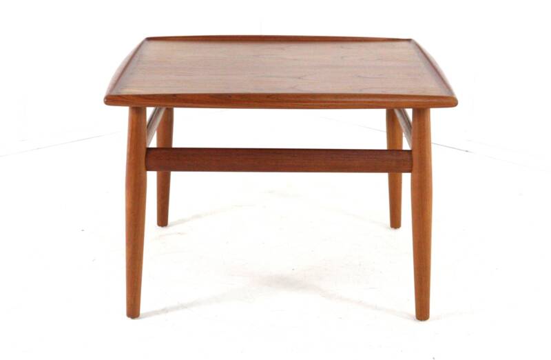 Grete Jalk for Glostrup coffee table danish design in teak