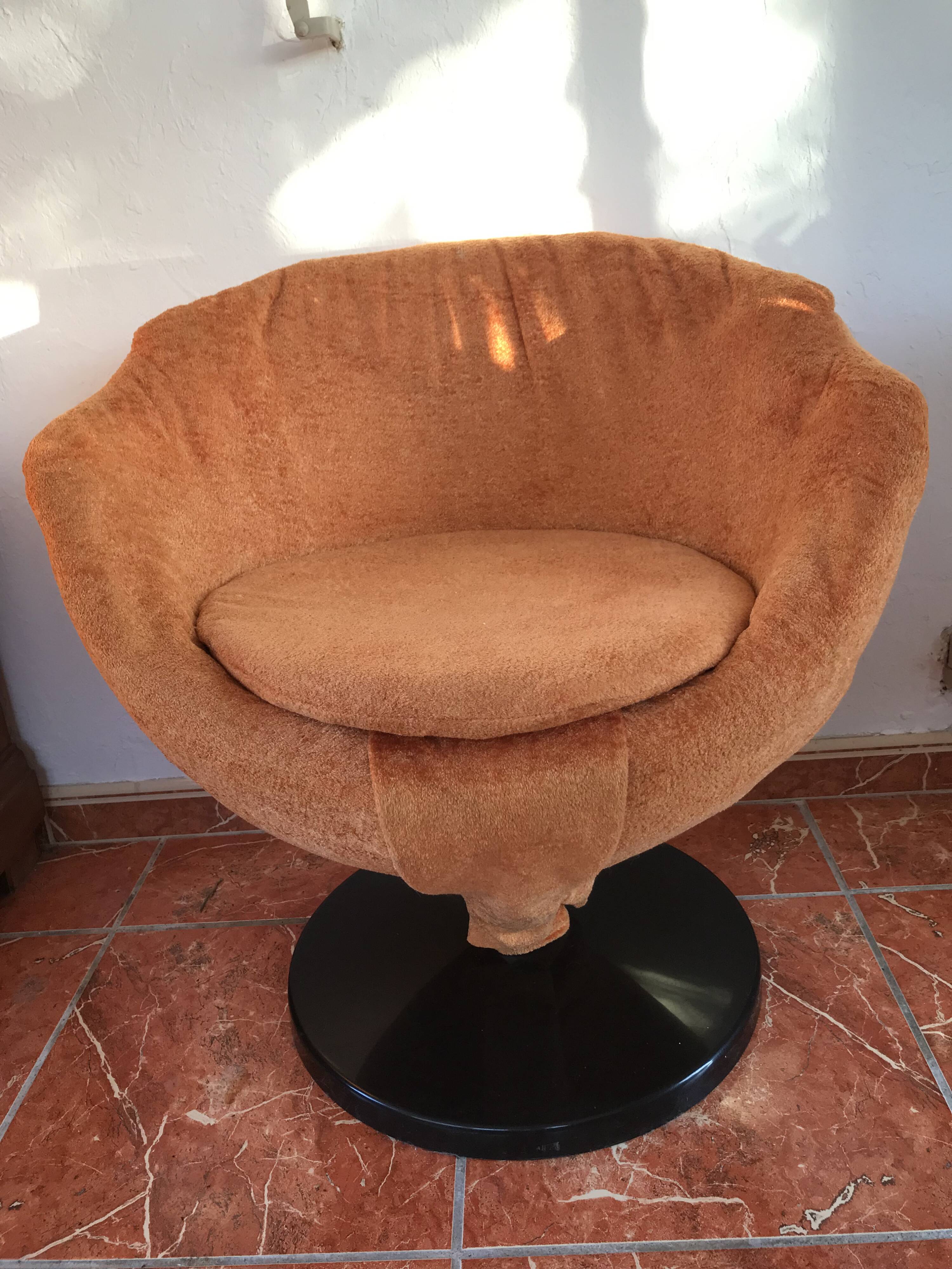 Fauteuil boule  en tissu orange, années 1970