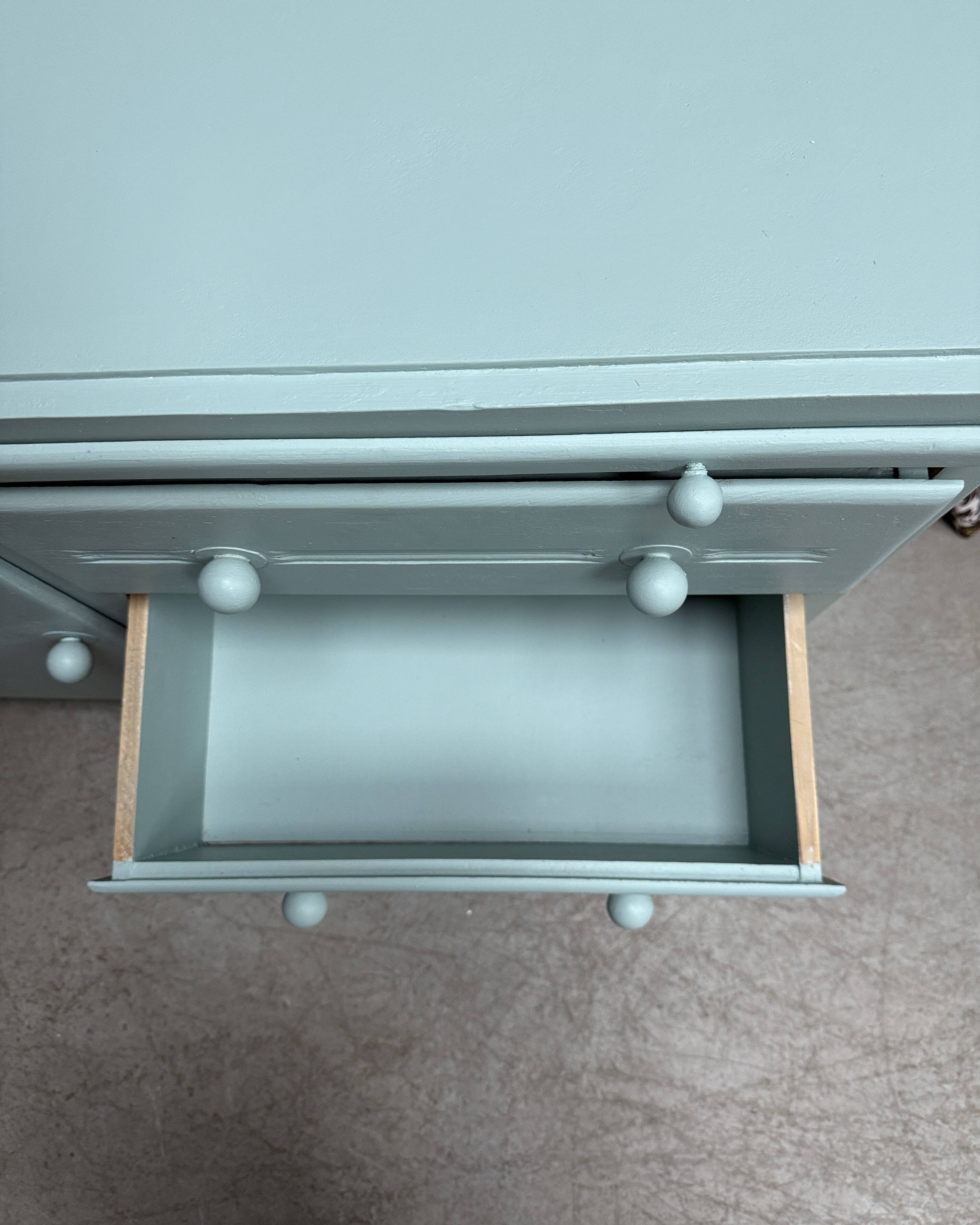 Art Deco chest of drawers