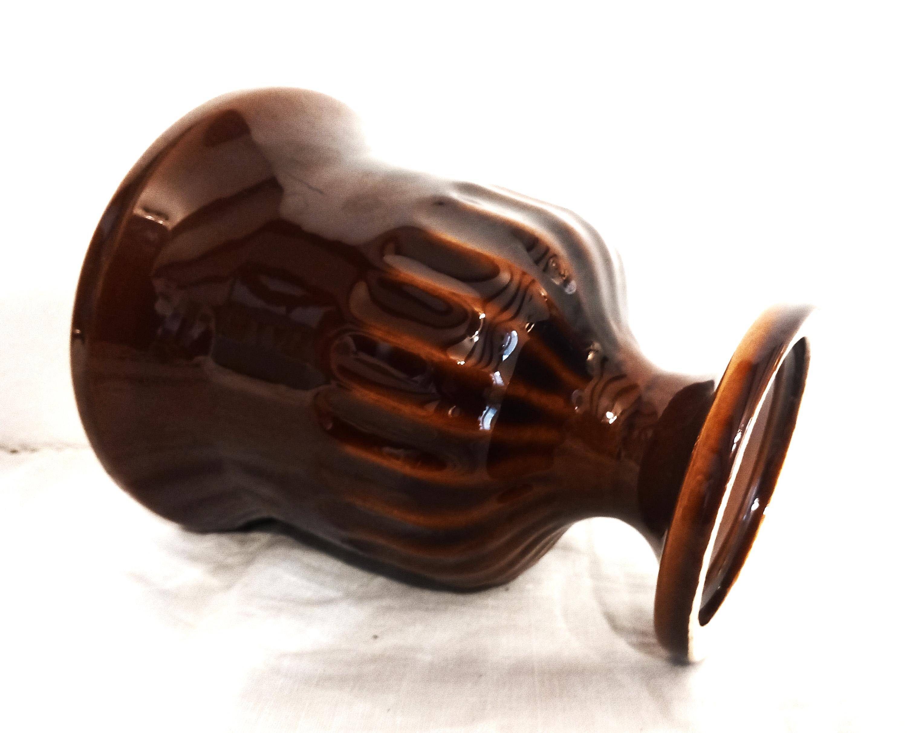 Medici-style cache-pot