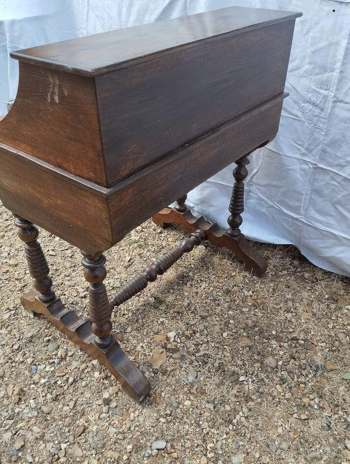 Victorian oak graduated desk – circa 1890-1910.