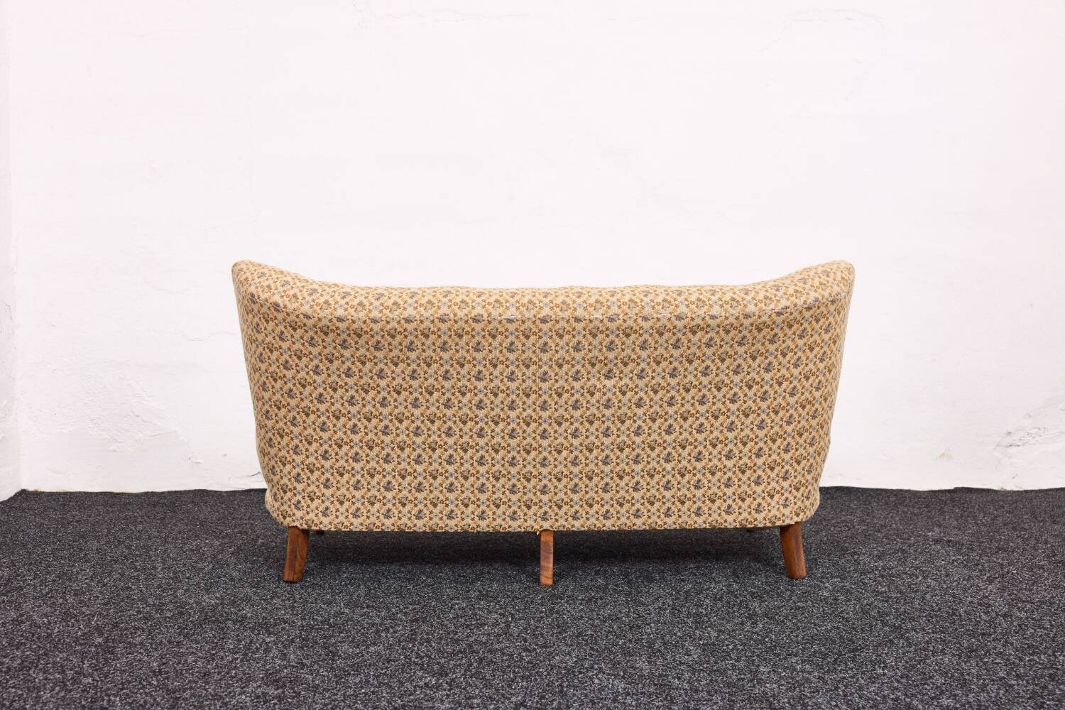 Ensemble canapé et fauteuil cocktail suédois, années 1950 – Dossier courbé