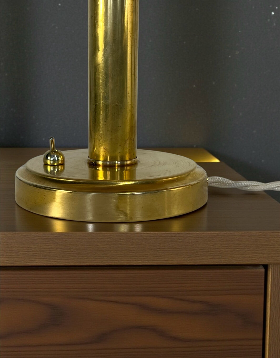 Pair of mushroom bedside lamps, pink Clichy glass.