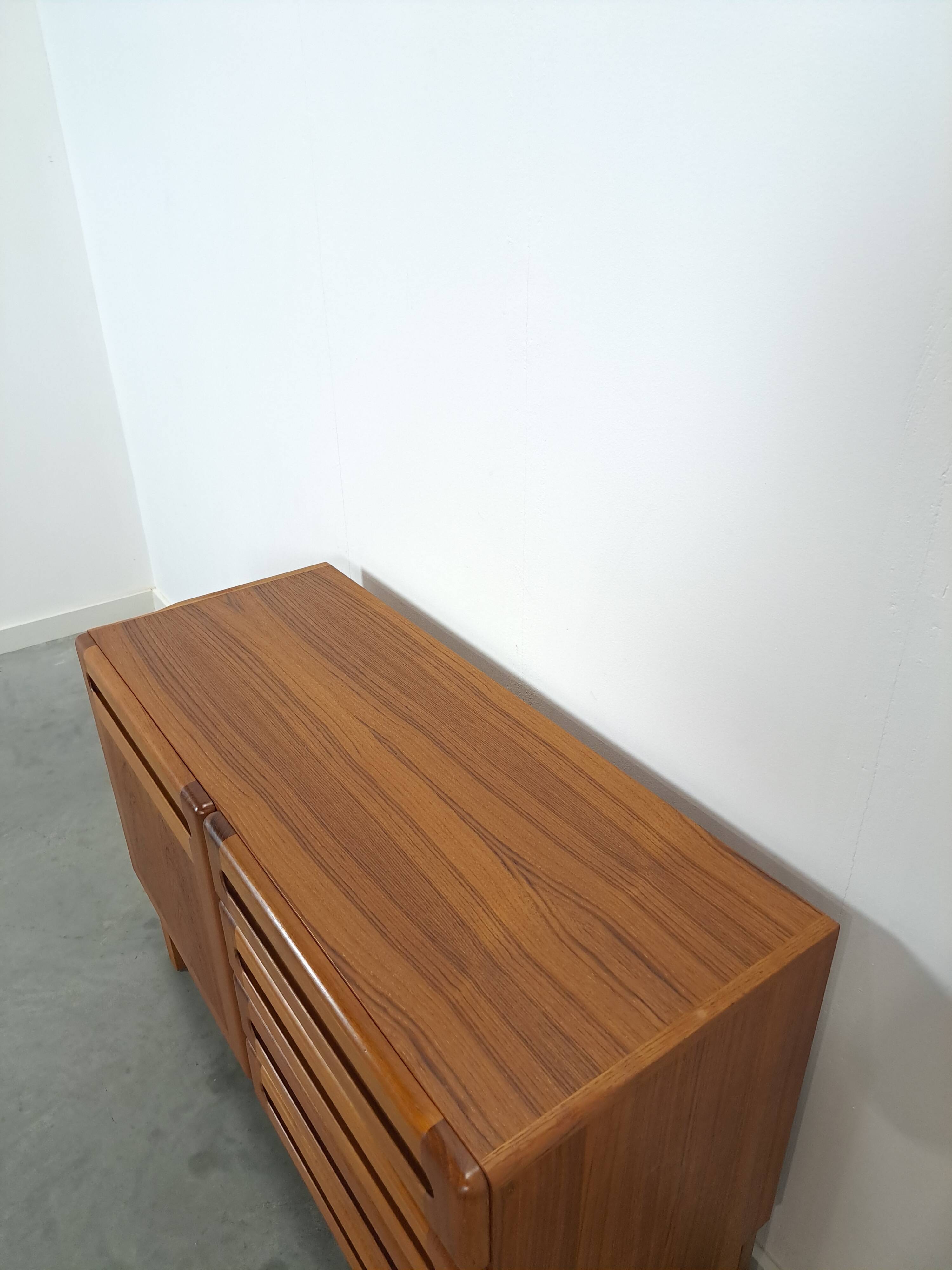 Deens design teak dressoir Dyrlund