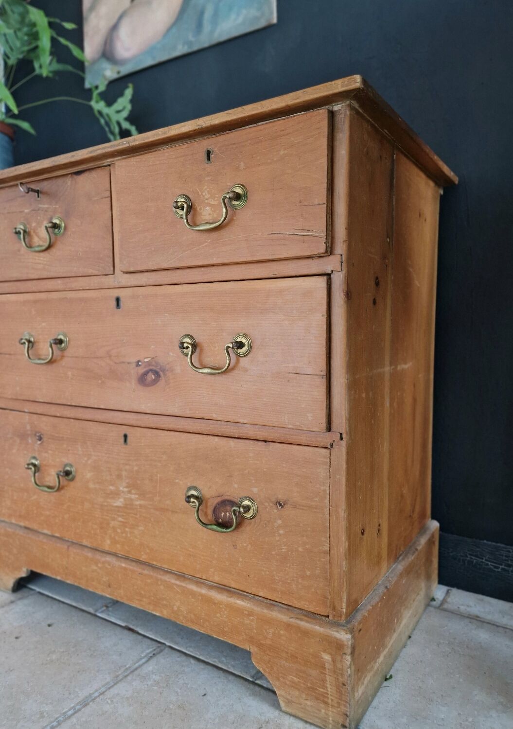 Pine chest of drawers