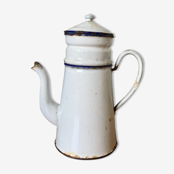 Old enamelled coffee maker