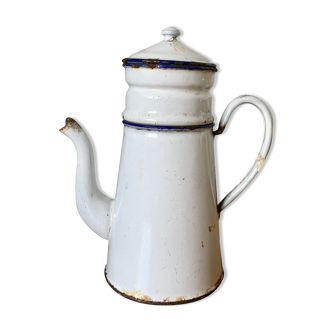 Old enamelled coffee maker