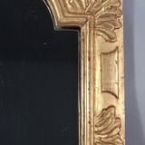 Antique mirror with hat-shaped frame, carved and gilded wood, 46x32 cm D011