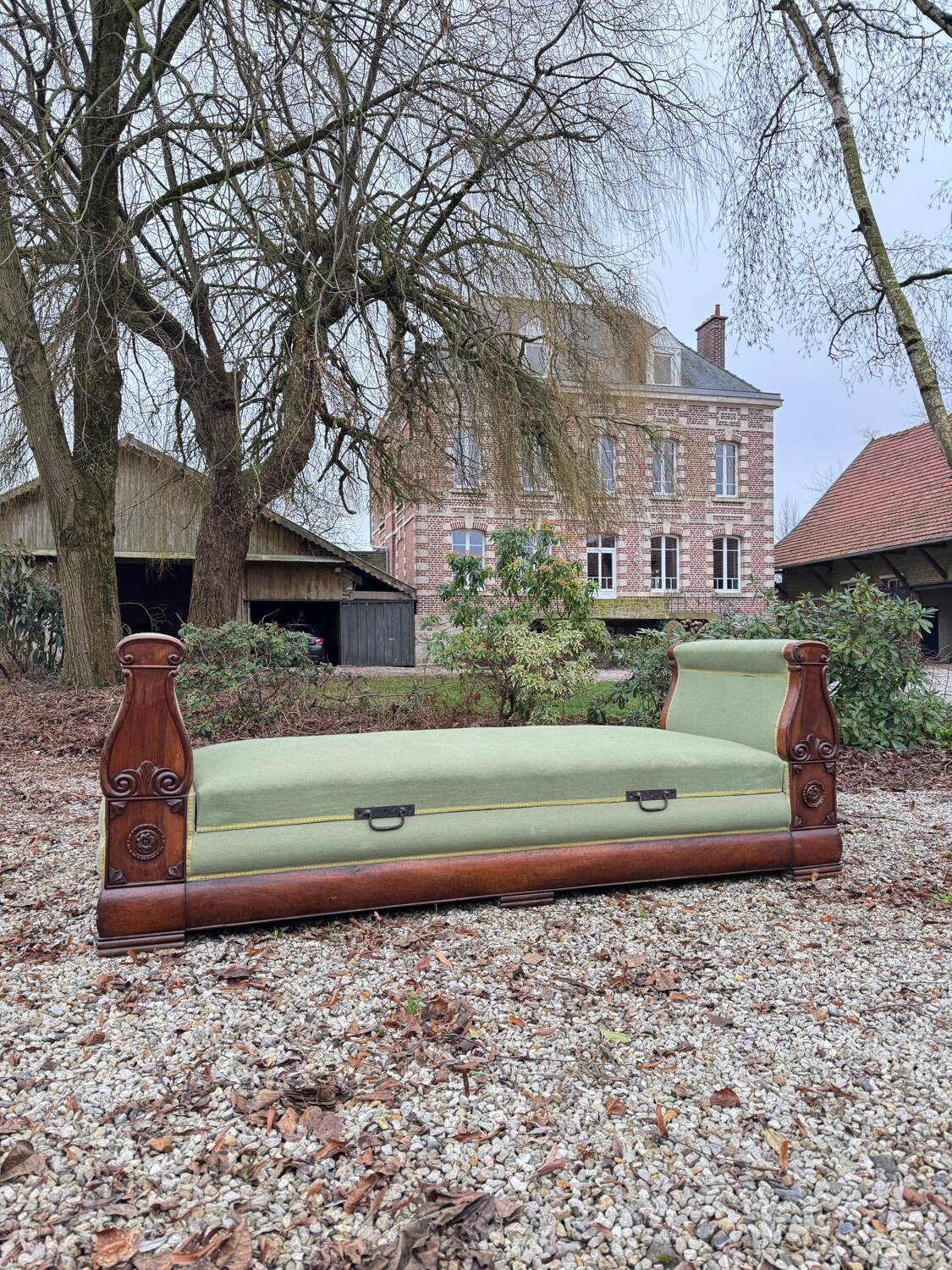 Banquette, lit de repos formant coffre en acajou d’époque restauration