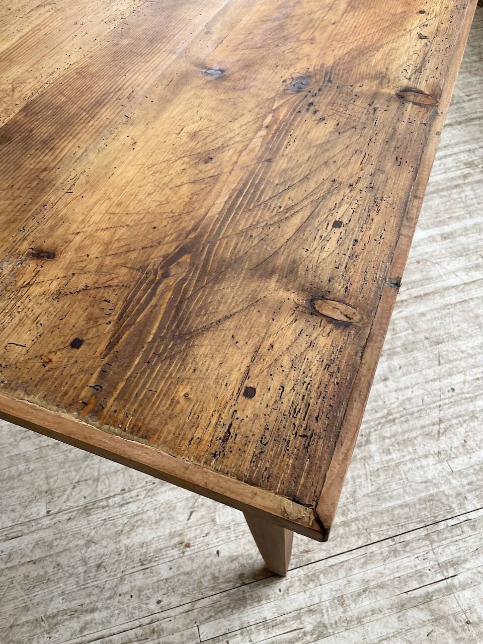 Farmhouse table with spindle legs 2m
