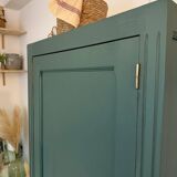 Small Parisian wardrobe