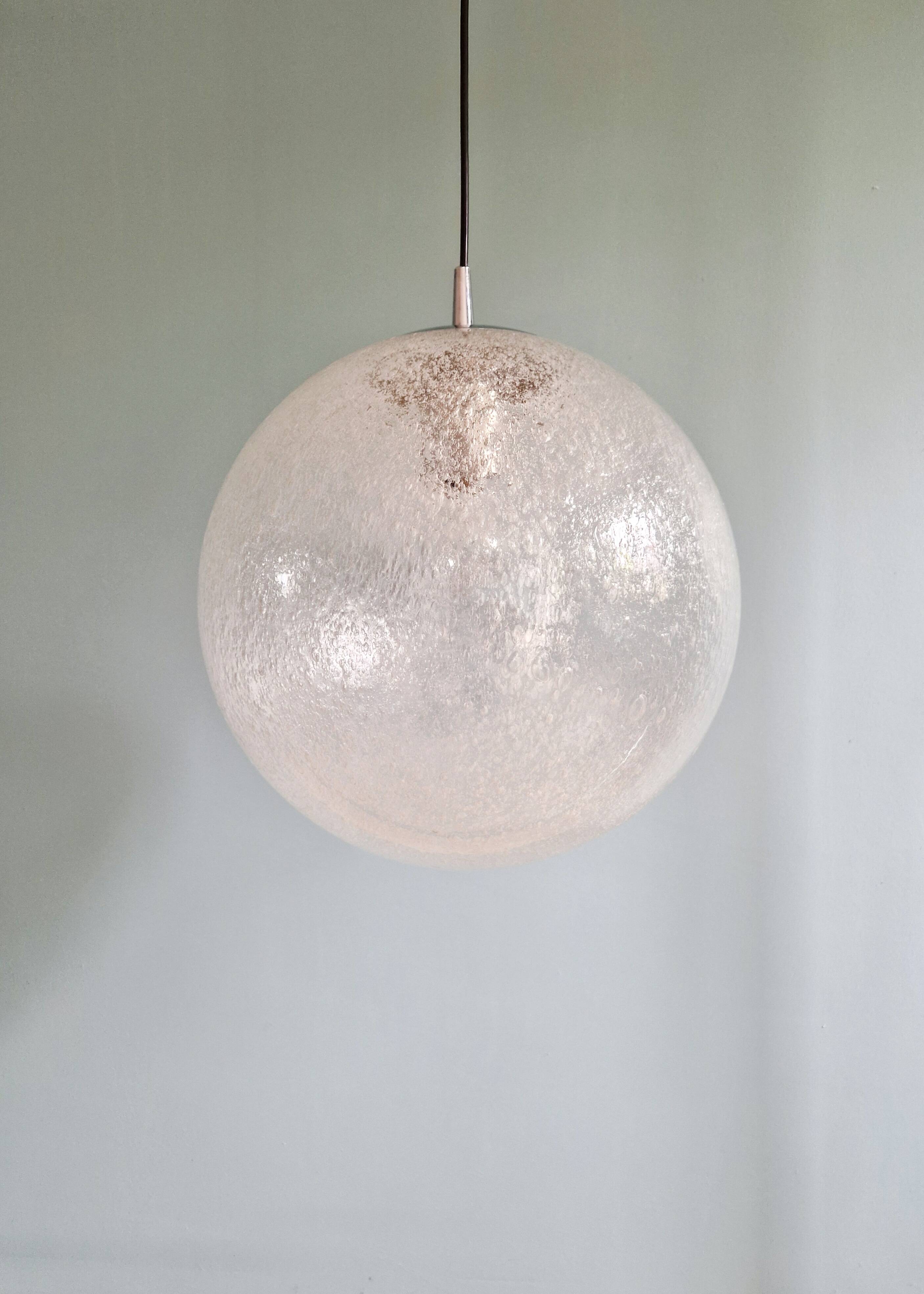 Suspension Space Age in blown bubble glass, Peill & Putzler, 1970