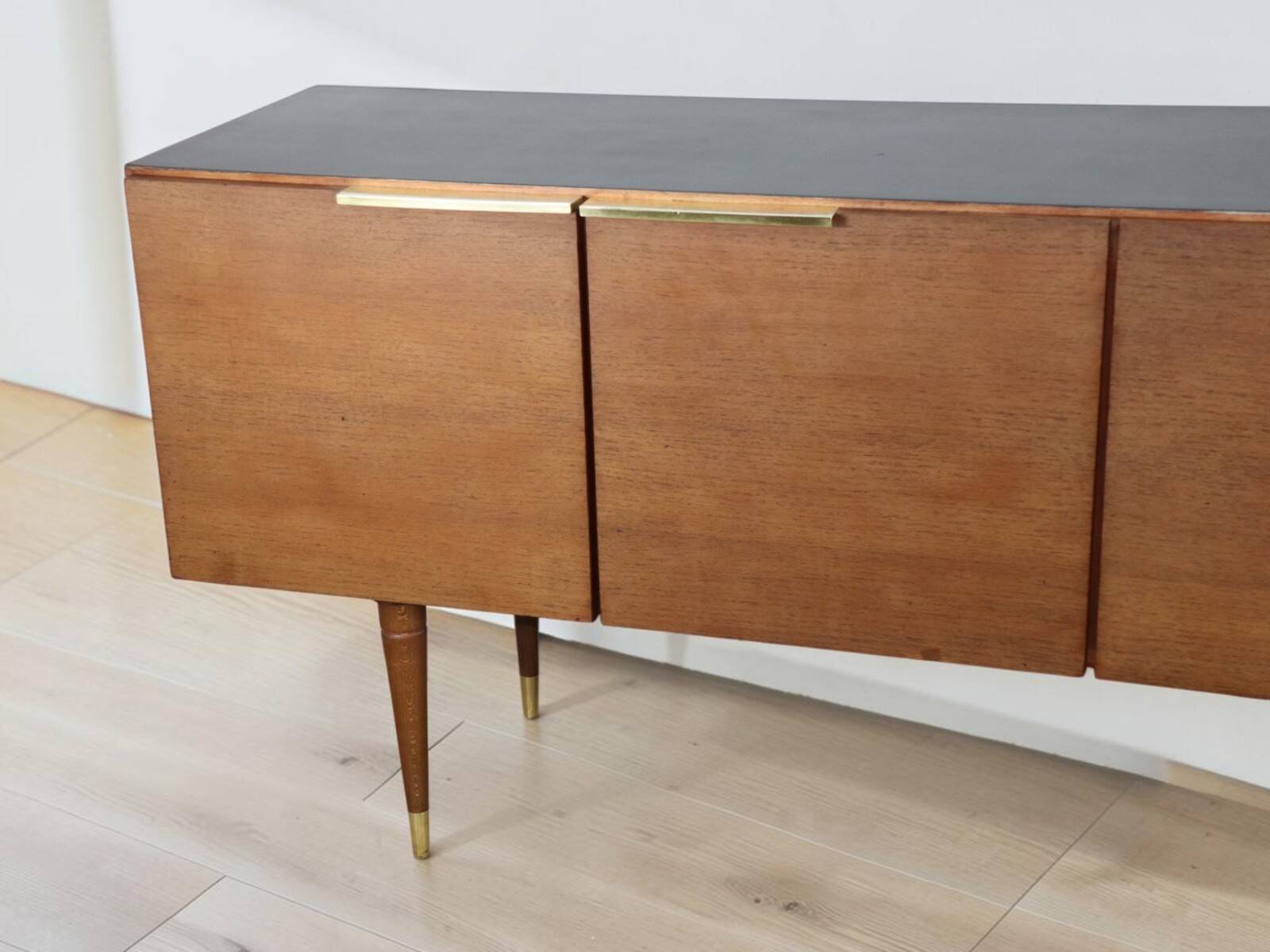 Enfilade vintage en teck et laiton - Années 70