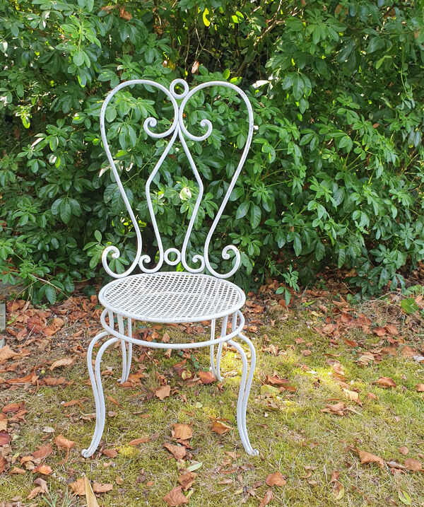 Chaise de jardin en fer forgé