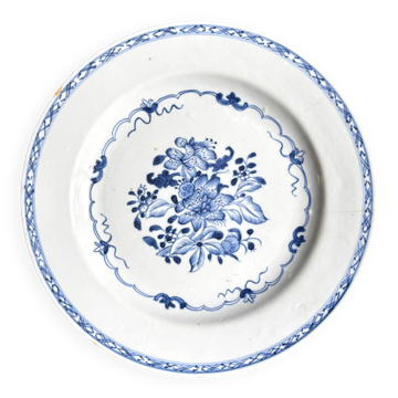 Hand-painted porcelain dinner plate, Asia, 19th century.