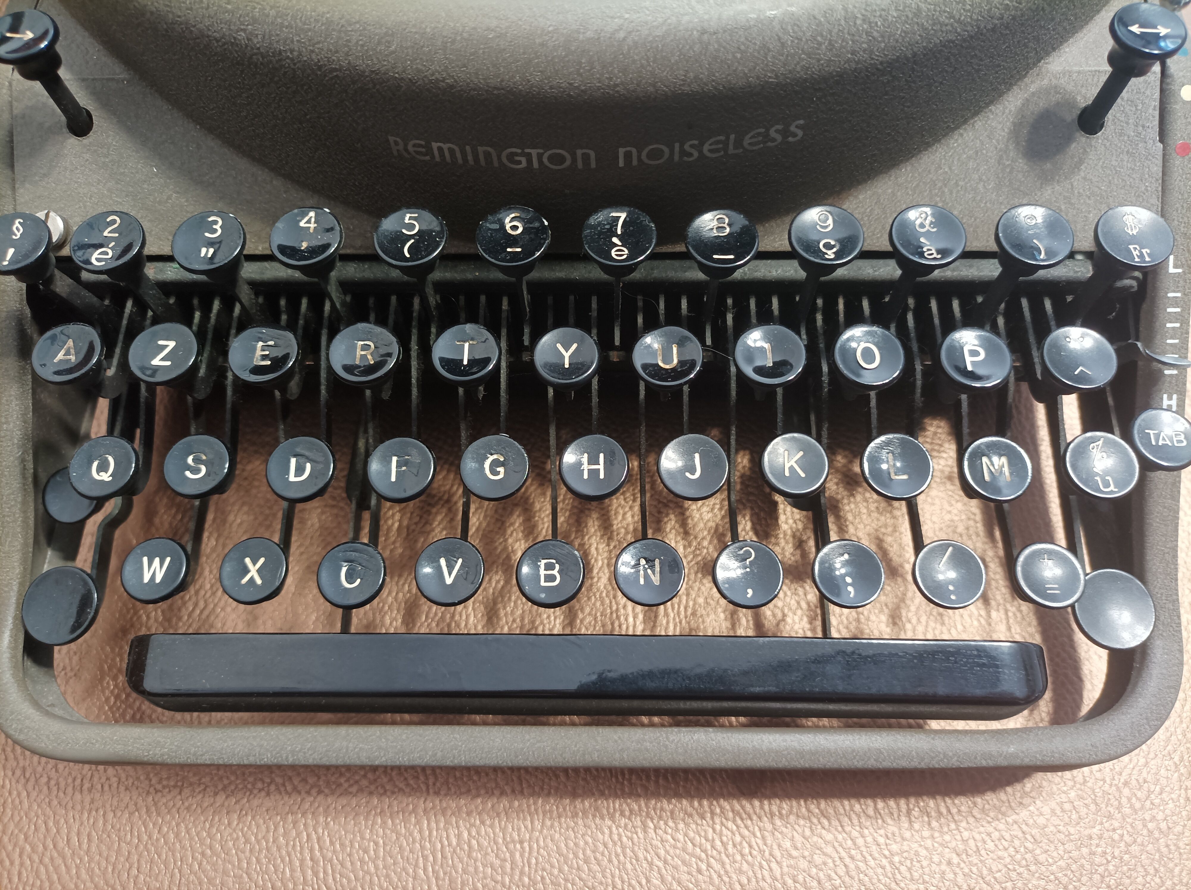 Typewriter Remington Noiseless 7 Army Green Made in France