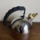 Bouilloire Alessi 1980 par Richard Sapper post moderne