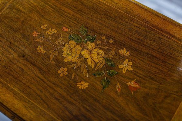 Table de couture antique avec plateau marqueté, années 1890.