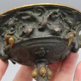 Bronze pedestal bowl with leaf decoration