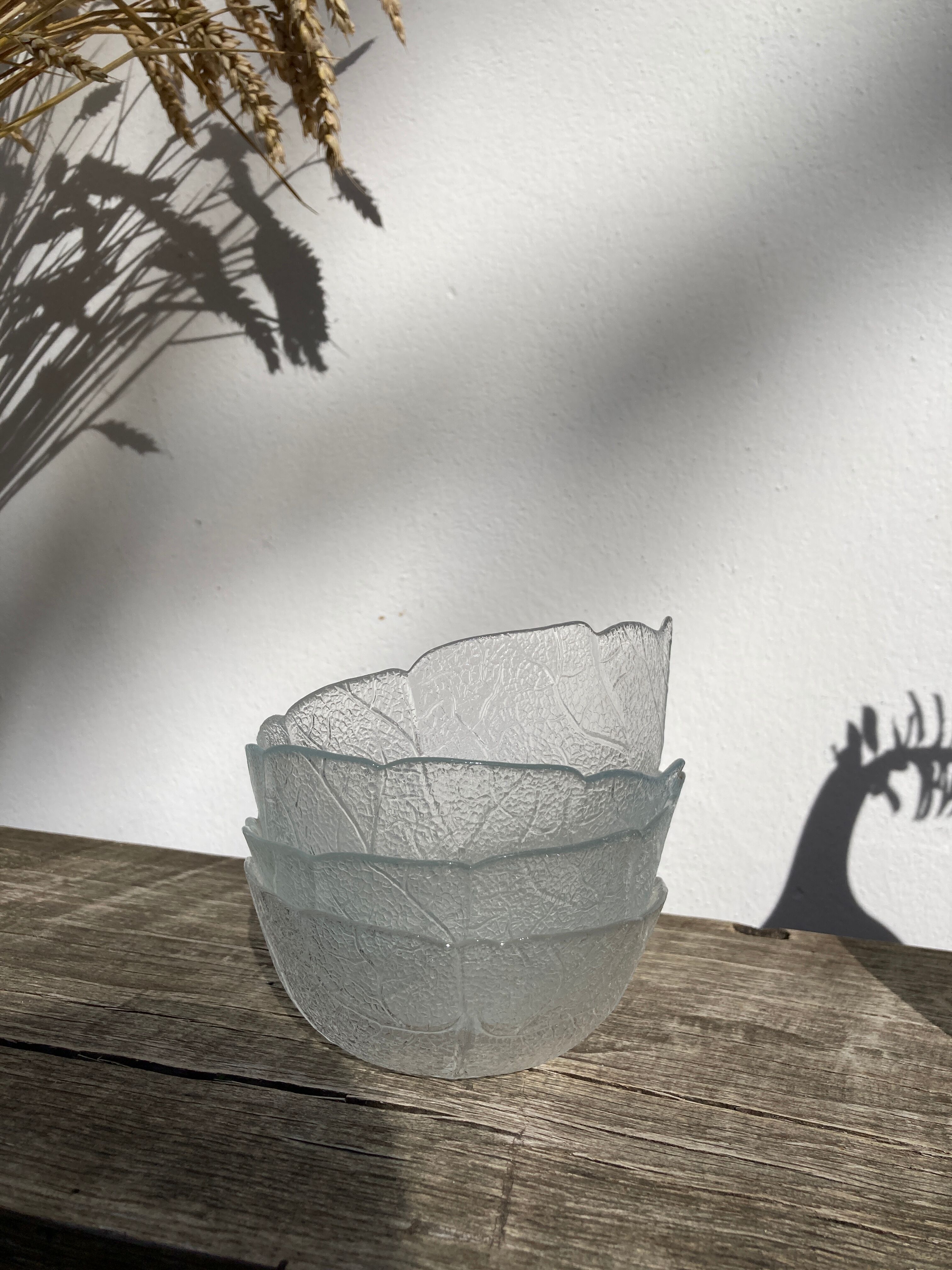 4 cups bowls transparent glass sheets