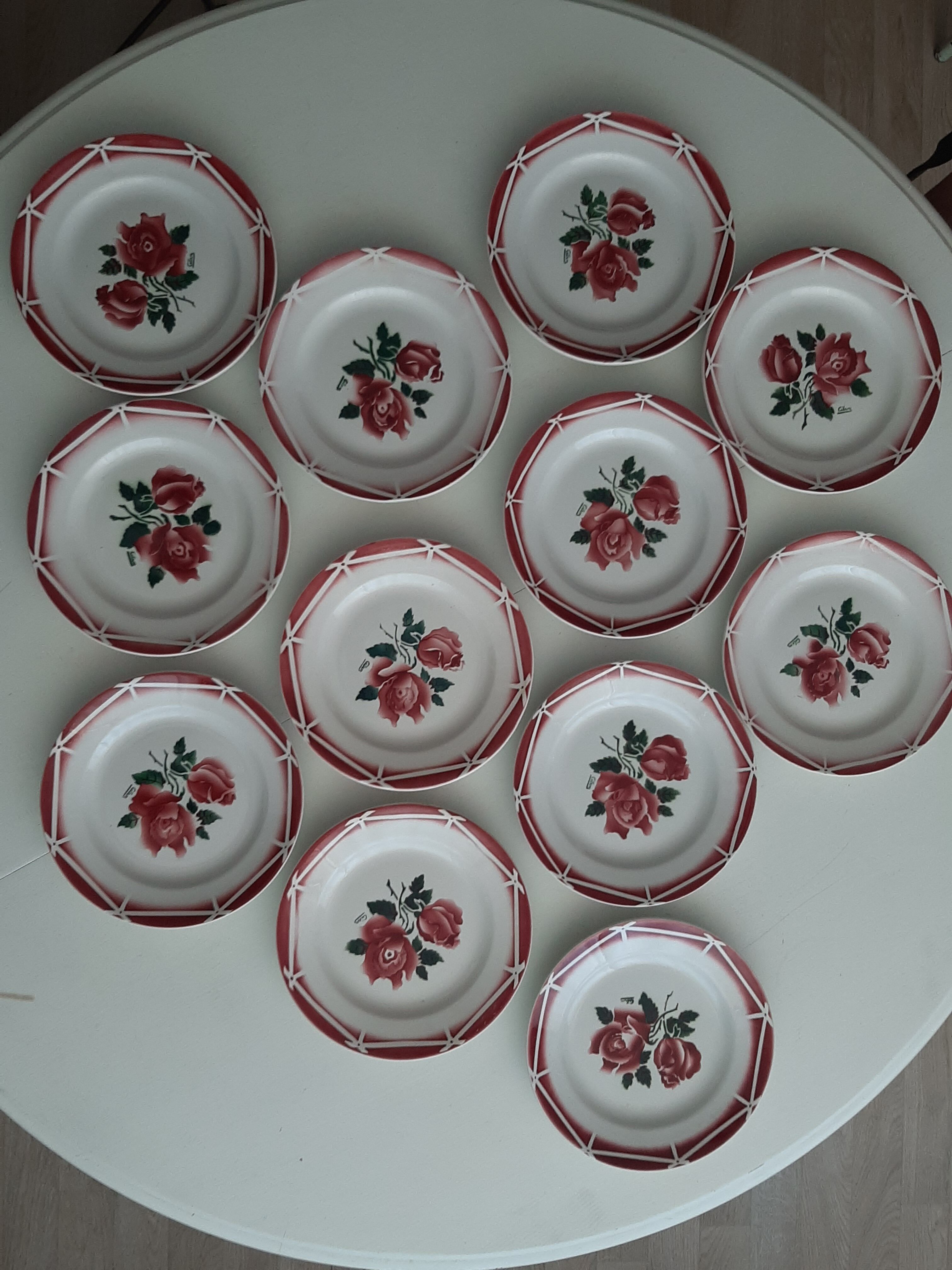 Set of 12 Sarreguemines dessert plates